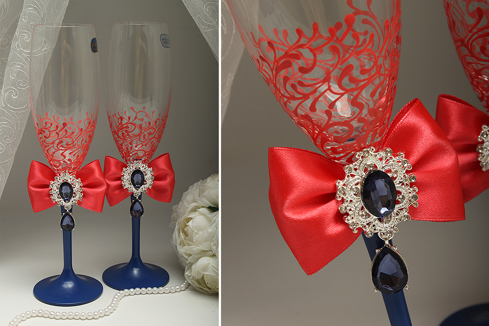 Свадебные бокалы украшенные атласными лентами.